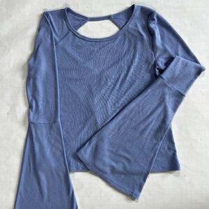 Hollister Lavender Bell Sleeve Open Back Top – Size XS